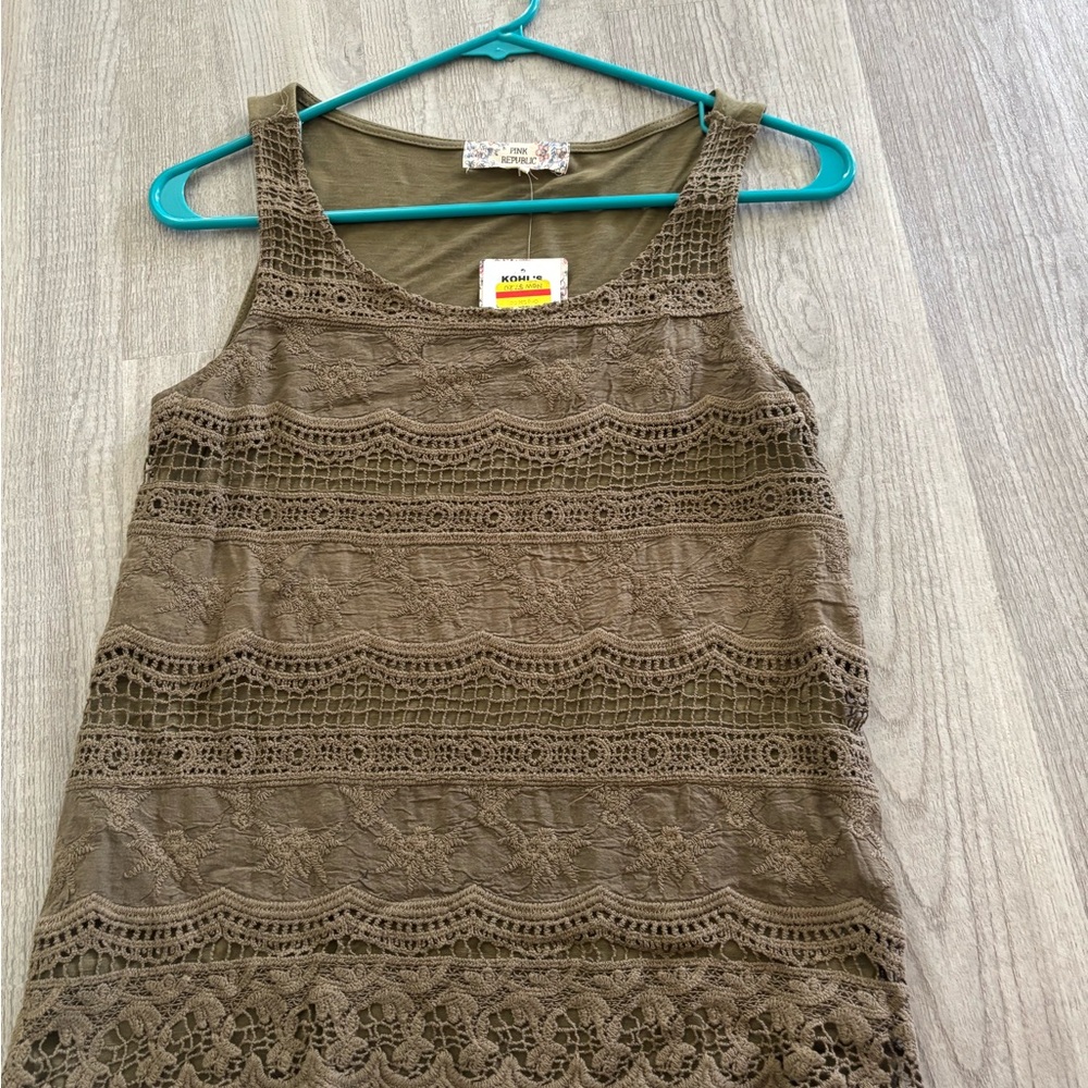 Pink Republic Green Cropped Embellished Tank Top